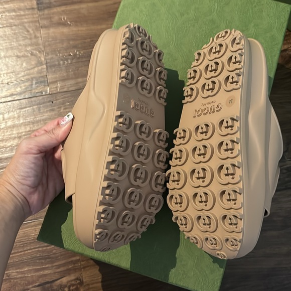 COPY - Gucci slides - Picture 2 of 6